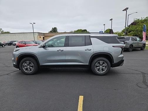 2025 Chevrolet Traverse LT