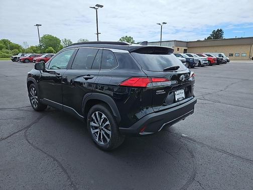 2024 Toyota Corolla Cross XLE
