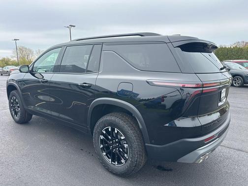 Mosaic Black Metallic 2026 Chevrolet Traverse AWD Z71