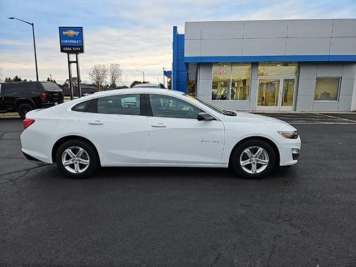 2022 Chevrolet Malibu 1LS