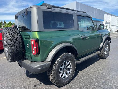Eruption Green Metallic 2024 Ford Bronco Badlands