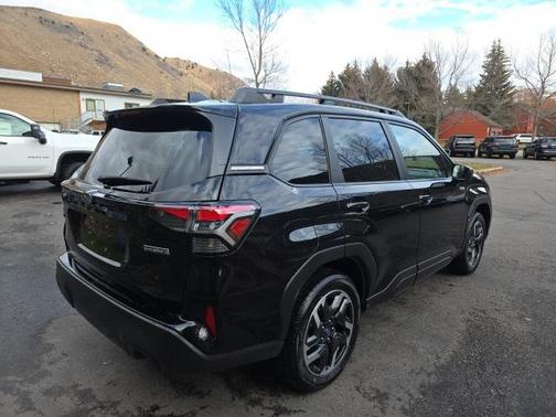 2025 Subaru Forester Hybrid Premium