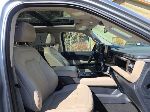 Iconic Silver Metallic 2024 Ford Expedition Limited