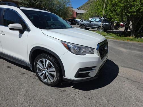 Crystal White Pearl 2021 Subaru Ascent Premium 8-Passenger