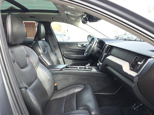 2021 Volvo XC60 Recharge Plug-In Hybrid T8 Inscription