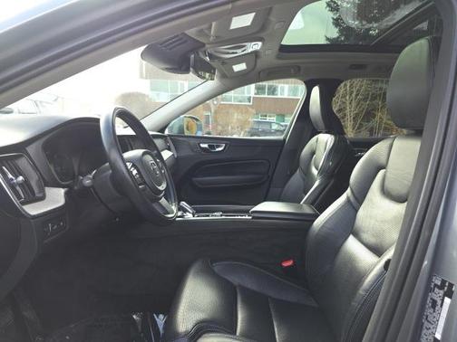 2021 Volvo XC60 Recharge Plug-In Hybrid T8 Inscription