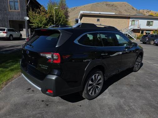 2025 Subaru Outback Touring