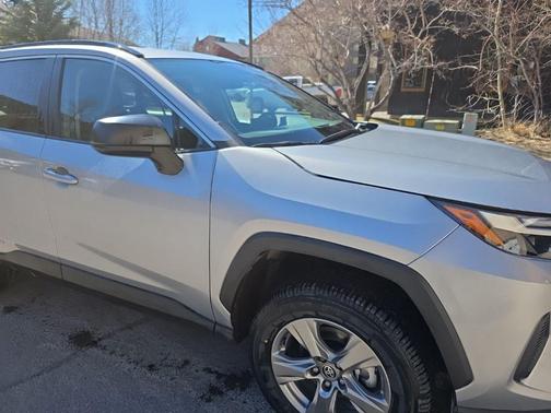 2025 Toyota RAV4 Hybrid LE