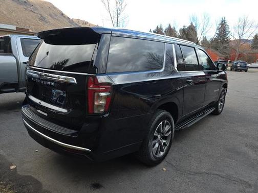 2023 Chevrolet Suburban LS