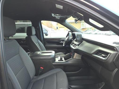 2023 Chevrolet Suburban LS