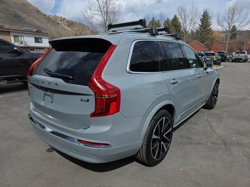 2024 Volvo XC90 B6 Ultimate Bright Theme 7-Seater