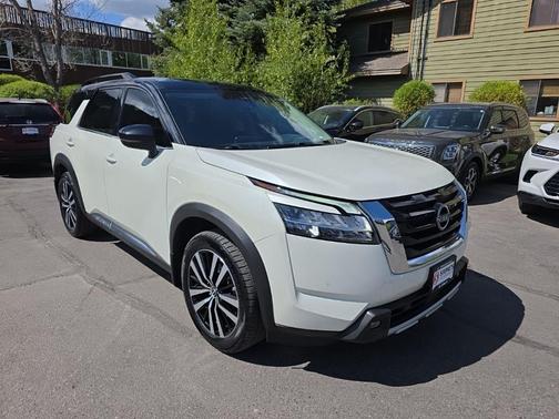 Gray Metallic 2023 Nissan Pathfinder Platinum 4WD