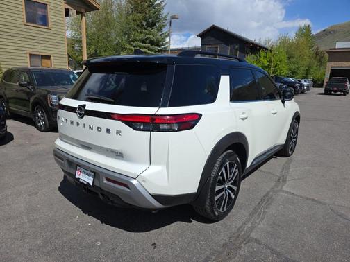 Gray Metallic 2023 Nissan Pathfinder Platinum 4WD