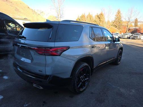 2024 Chevrolet Traverse Premier