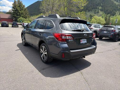 Magnetite Gray Metallic 2018 Subaru Outback 2.5i Limited
