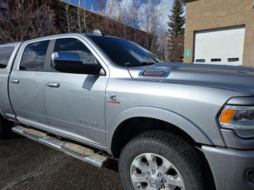 2022 RAM 2500 Laramie Crew Cab 4x4 6'4' Box