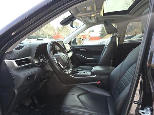 2024 Toyota Highlander XLE