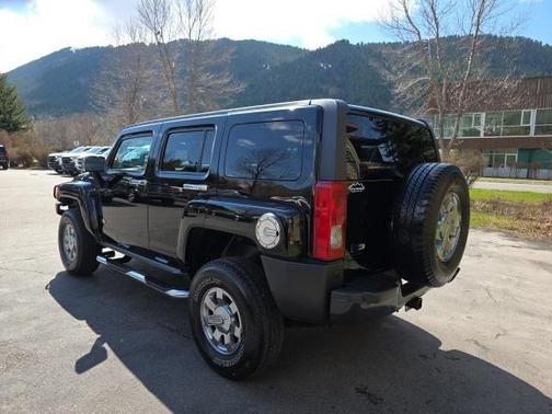 2006 Hummer H3 Base