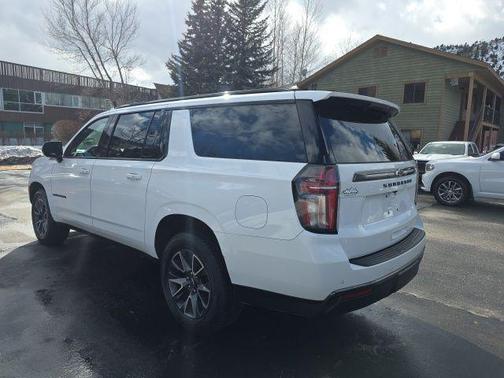 2022 Chevrolet Suburban 4WD Z71
