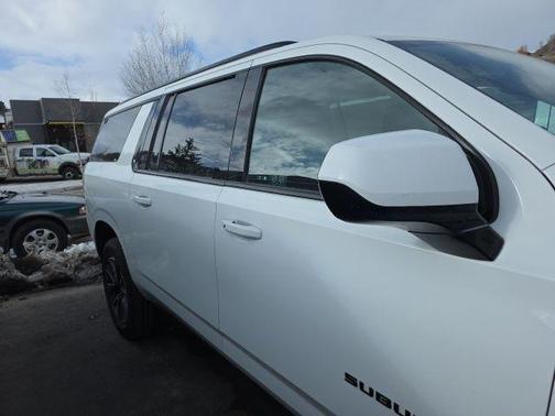 2022 Chevrolet Suburban 4WD Z71