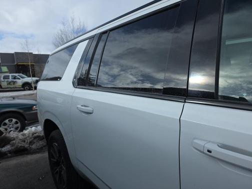 2022 Chevrolet Suburban 4WD Z71