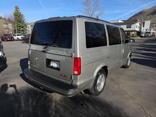 2003 GMC Safari SLE