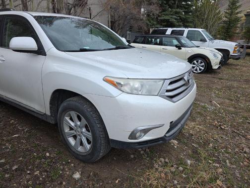 2012 Toyota Highlander SE