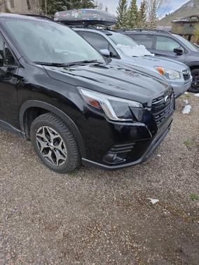 Crystal Black Silica 2022 Subaru Forester Premium