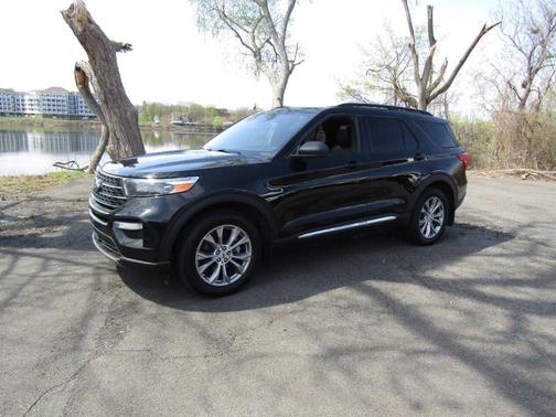 Black 2020 Ford Explorer XLT
