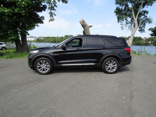Black 2020 Ford Explorer XLT