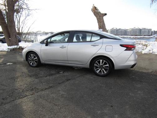 2023 Nissan Versa 1.6 SV