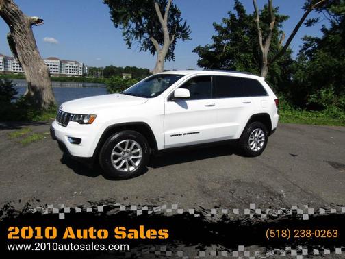 White 2021 Jeep Grand Cherokee Laredo