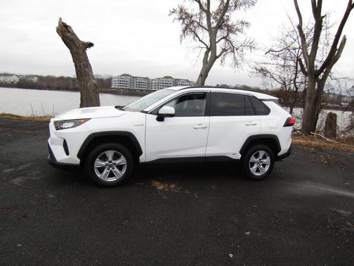 2021 Toyota RAV4 Hybrid LE