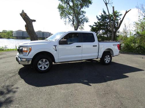 White 2022 Ford F-150 XLT