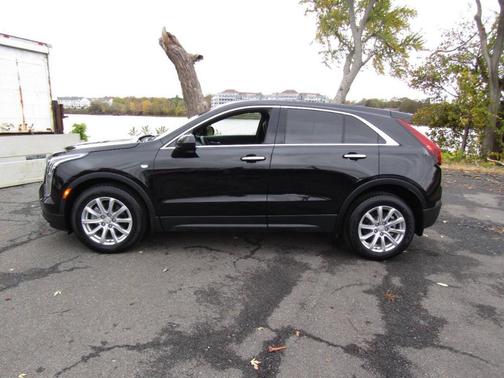 2022 Cadillac XT4 Luxury