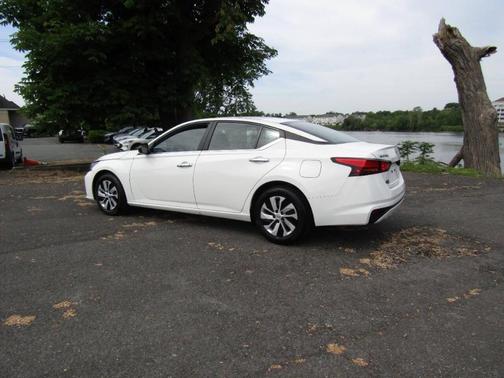 Glacier White 2024 Nissan Altima 2.5 S