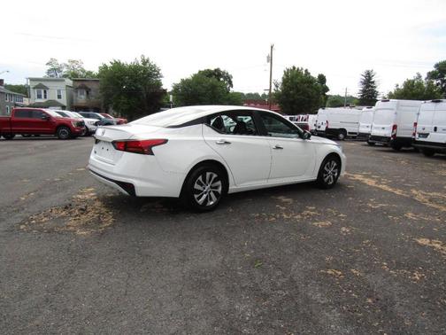 Glacier White 2024 Nissan Altima 2.5 S