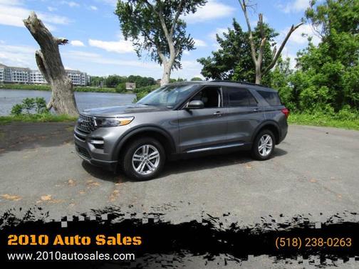 Gray 2022 Ford Explorer XLT