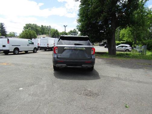 Gray 2022 Ford Explorer XLT