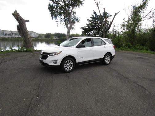 White 2019 Chevrolet Equinox LS