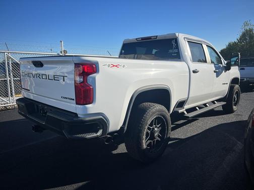 2022 Chevrolet Silverado 2500 Custom