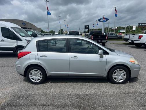 2011 Nissan Versa 1.8 S