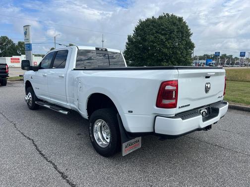 2024 RAM 3500 Laramie Crew Cab 4x4 8' Box