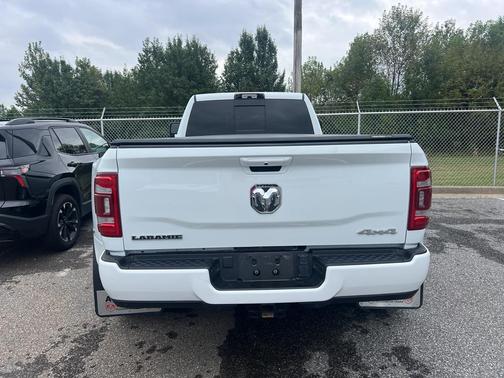 2024 RAM 3500 Laramie Crew Cab 4x4 8' Box