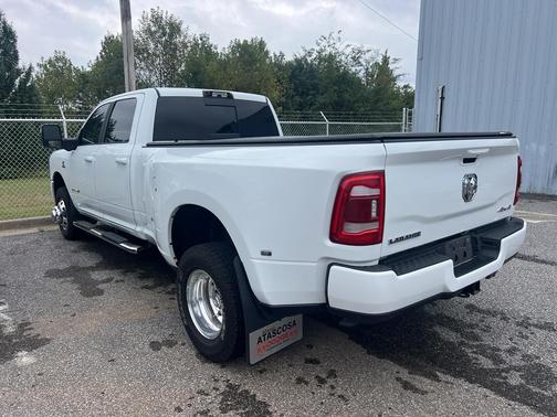 2024 RAM 3500 Laramie Crew Cab 4x4 8' Box