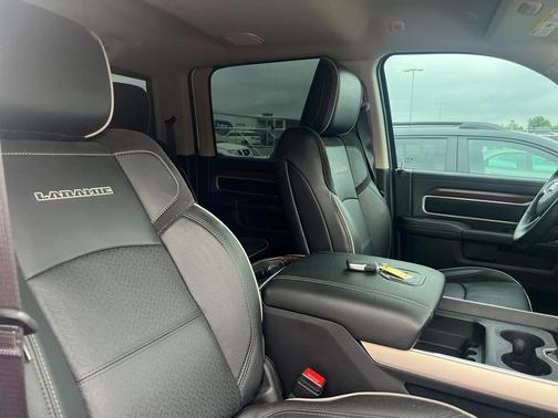 2024 RAM 3500 Laramie Crew Cab 4x4 8' Box
