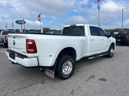 2024 RAM 3500 Laramie Crew Cab 4x4 8' Box