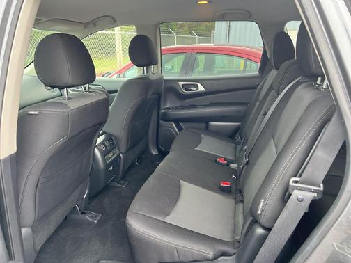 2020 Nissan Pathfinder S 2WD