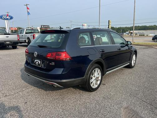 2017 Volkswagen Golf Alltrack TSI SE