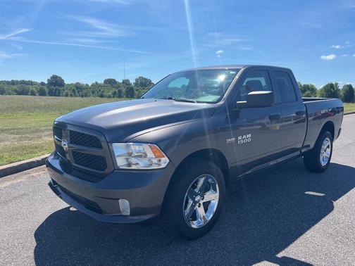 Photo 1 of 27 of 2016 RAM 1500 Tradesman/Express